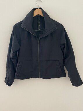 Lululemon Always Effortless Hooded Jacket womans 4 black, water repellent, hood.